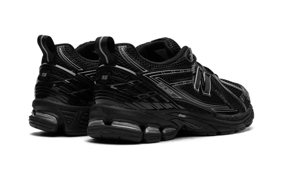 1906R Black Grey - MNR Sneakers