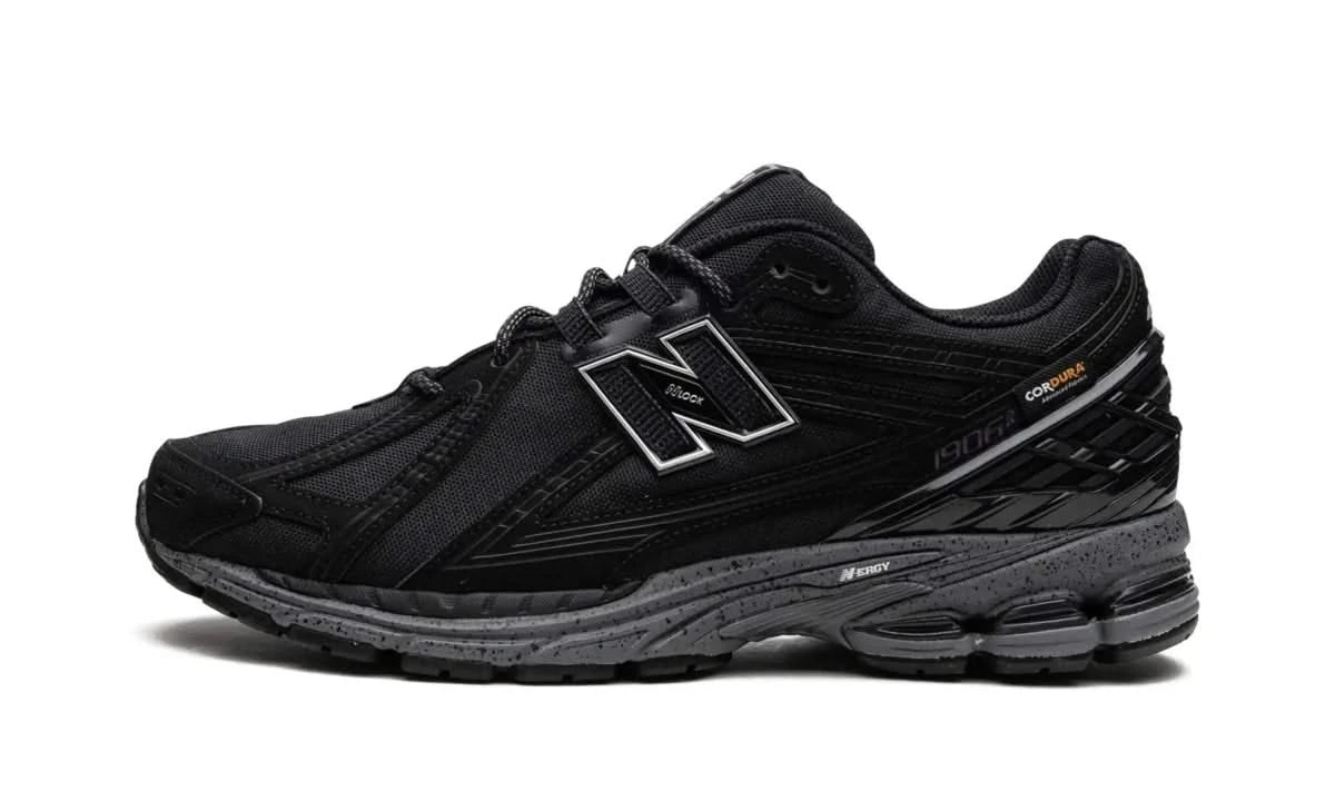 1906R Cordura Pocket Black - MNR Sneakers