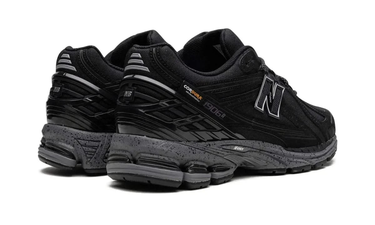 1906R Cordura Pocket Black - MNR Sneakers