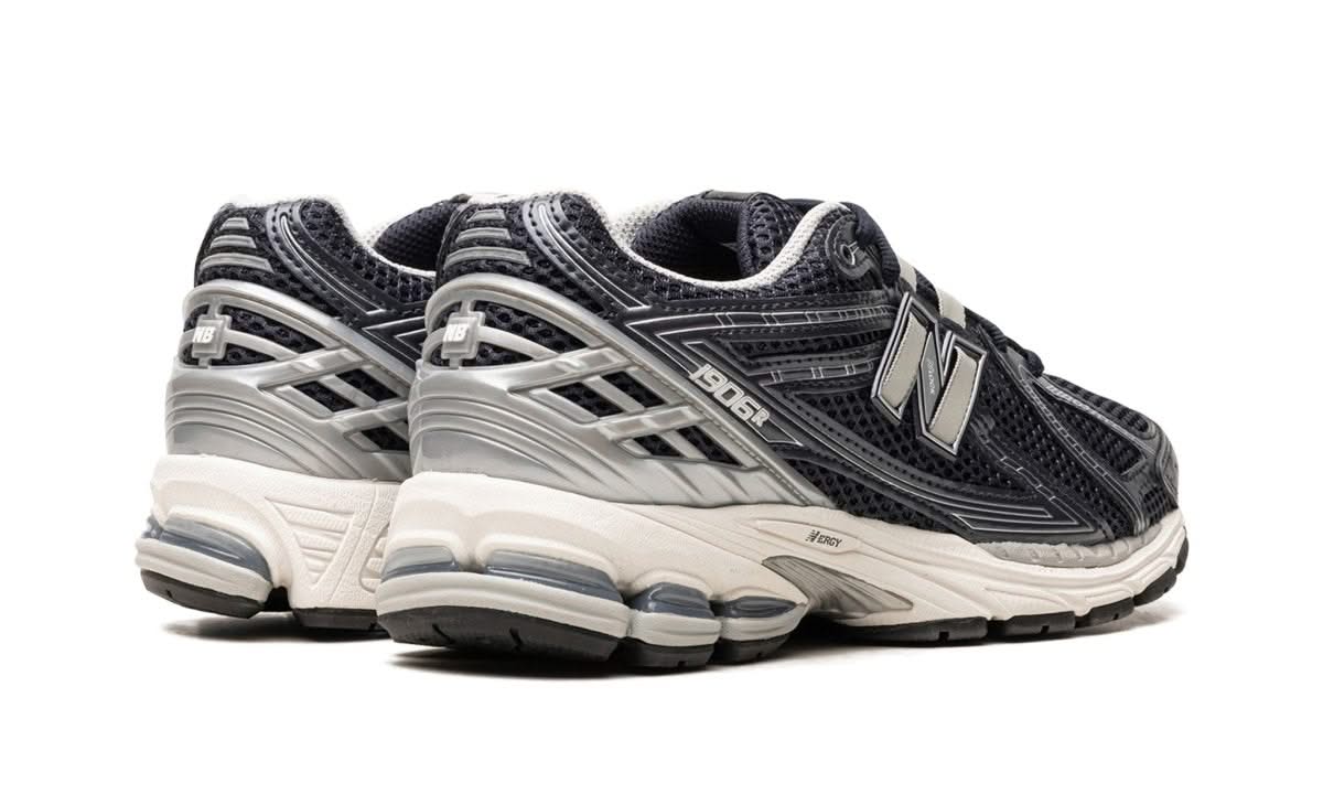 1906R Eclipse - MNR Sneakers
