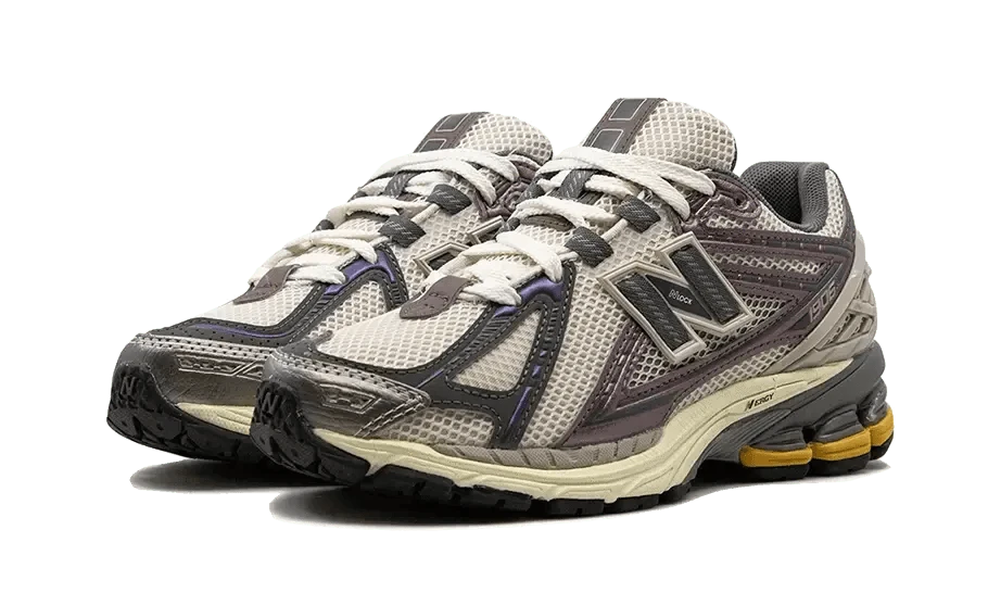 1906R Licorice - MNR Sneakers