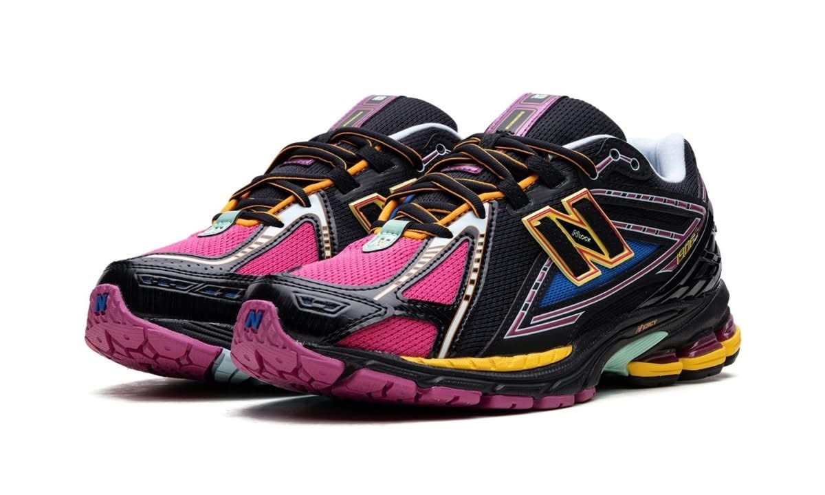 1906R Neon Nights - MNR Sneakers