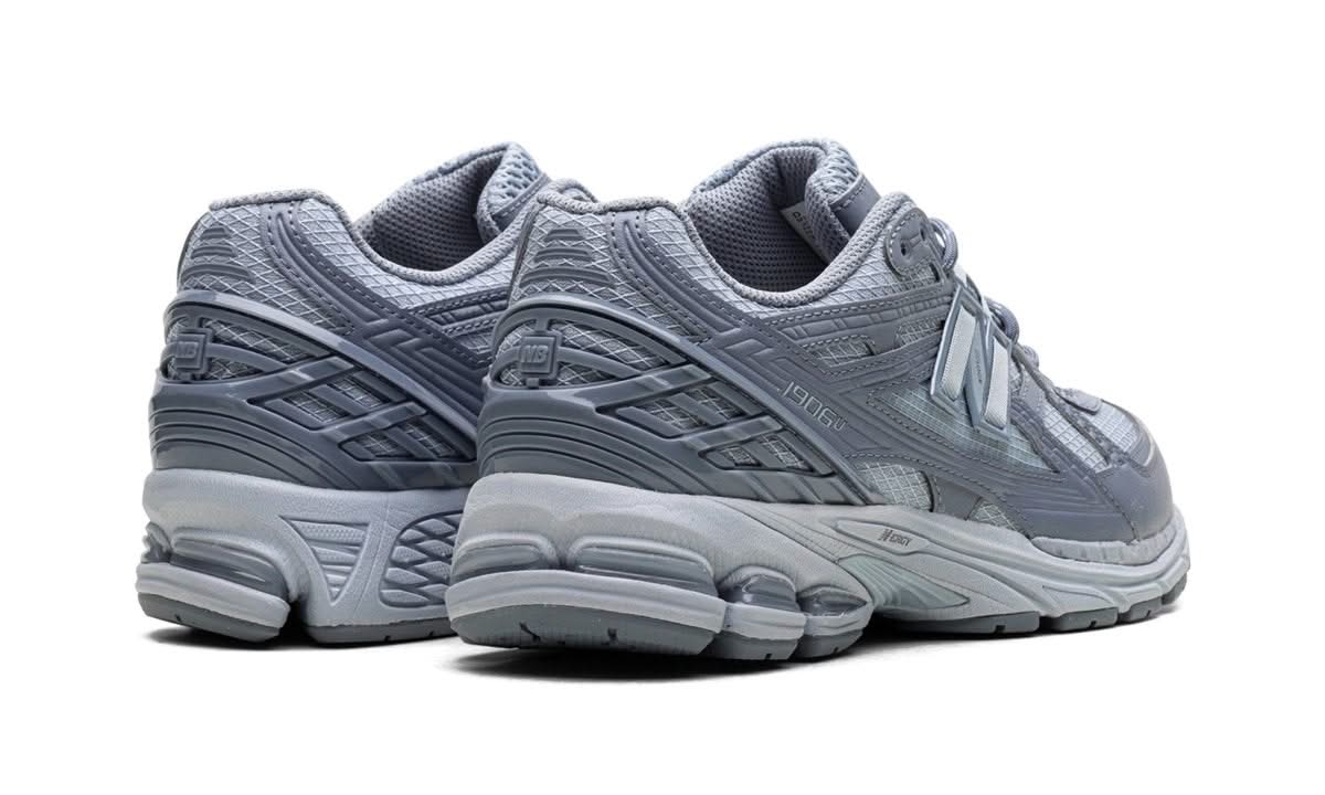 1906U Arctic Grey - MNR Sneakers