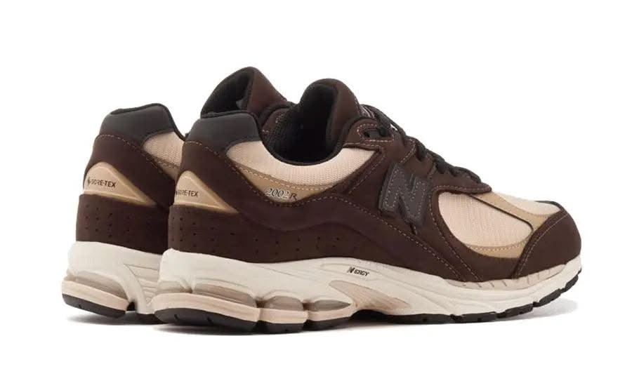 2002R Black Coffee - MNR Sneakers
