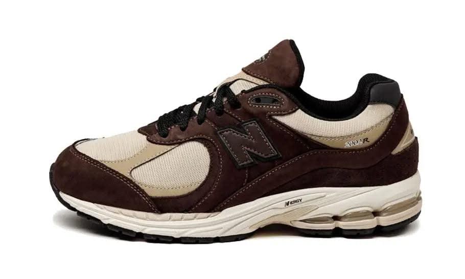 2002R Black Coffee - MNR Sneakers