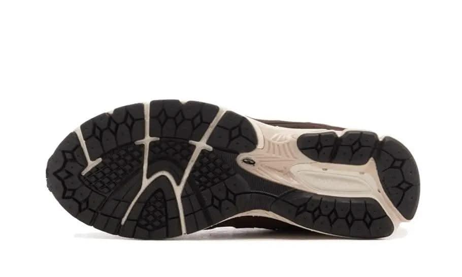 2002R Black Coffee - MNR Sneakers