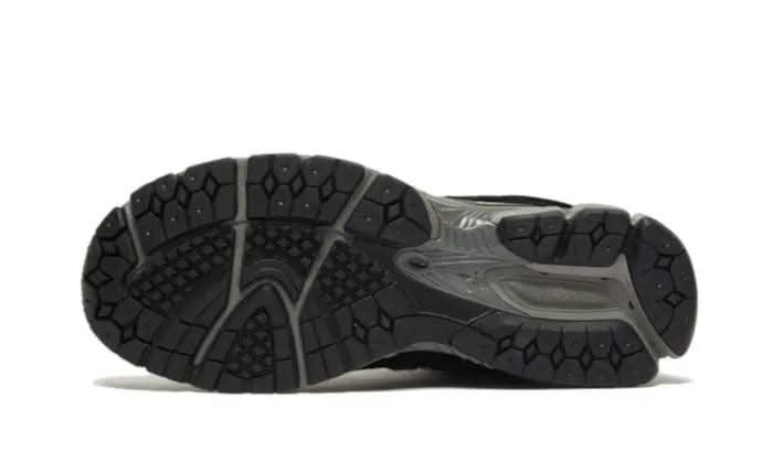 2002R Black Dark Grey White JD Sports Exclusive - MNR Sneakers