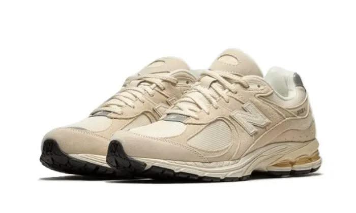 2002R Calm Taupe - MNR Sneakers