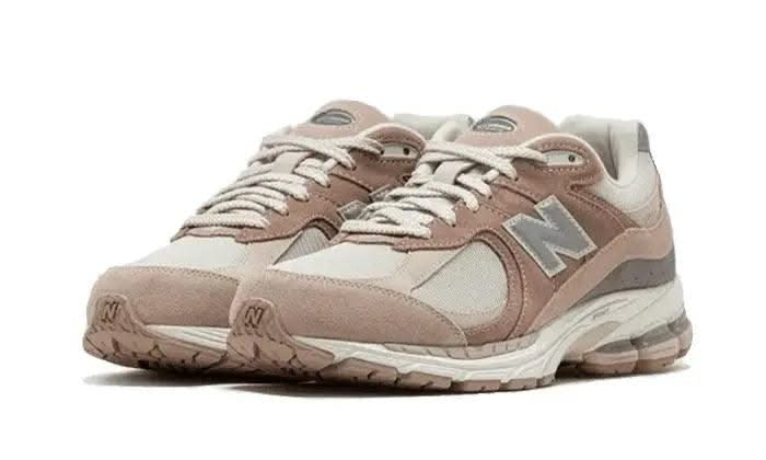 2002R Driftwood Sandstone - MNR Sneakers