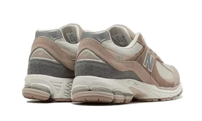 2002R Driftwood Sandstone - MNR Sneakers