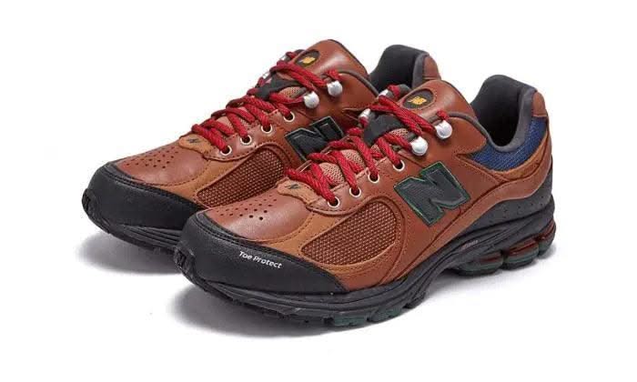 2002R Hiking Brown - MNR Sneakers
