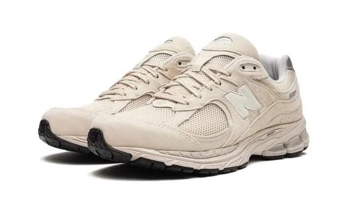 2002R Light Bone Aluminium - MNR Sneakers