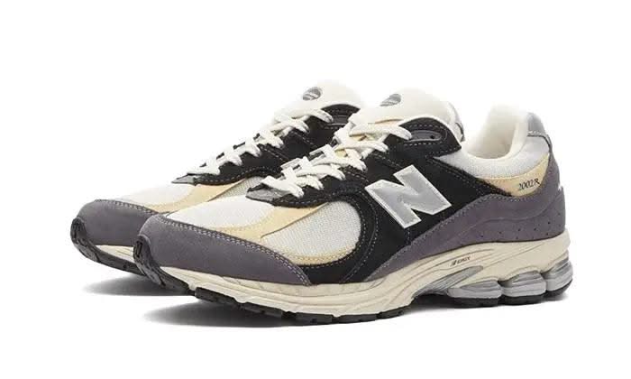 2002R Magnet - MNR Sneakers