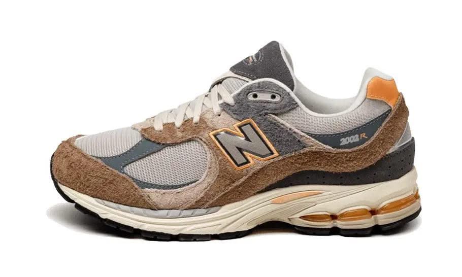2002R Mushroom Hazy Peach - MNR Sneakers
