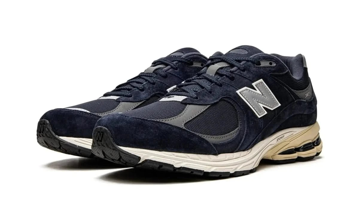 2002R Navy Eclipse - MNR Sneakers