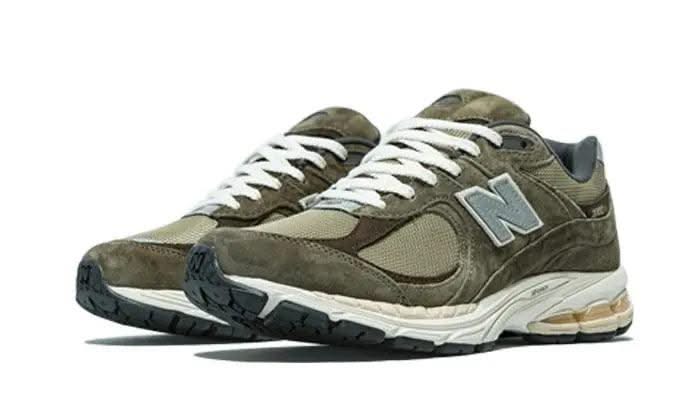 2002R Olive Brown - MNR Sneakers