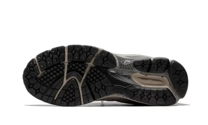 2002R Pocket Grey - MNR Sneakers