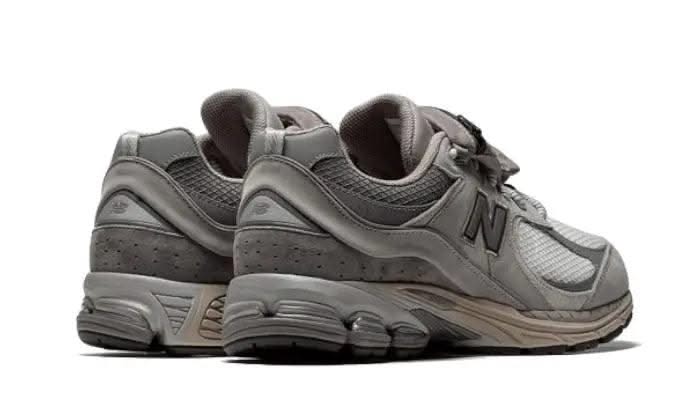 2002R Pocket Grey - MNR Sneakers