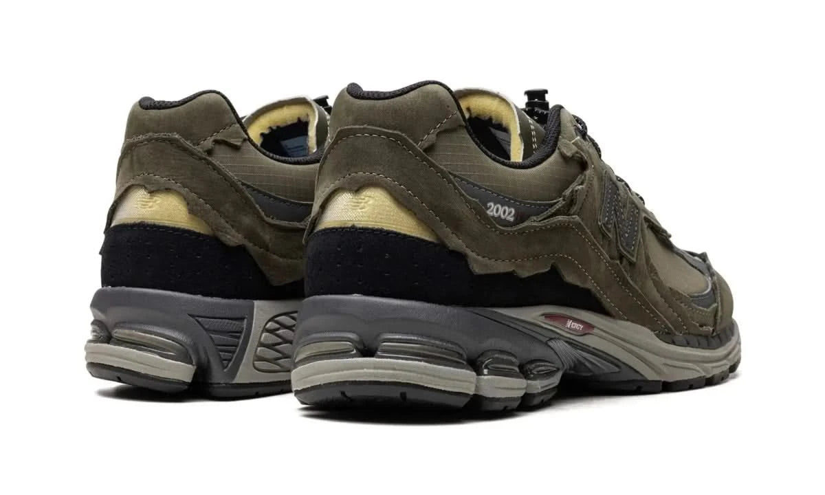 2002R Protection Pack Dark Moss - MNR Sneakers
