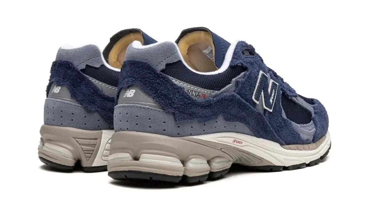 2002R Protection Pack Navy - MNR Sneakers
