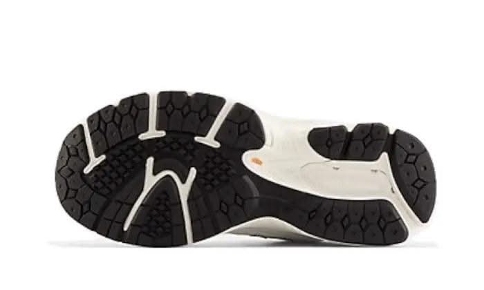 2002R Reflection Sea Salt - MNR Sneakers