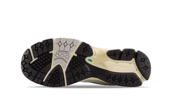 2002R Sea Salt Vintage Teal - MNR Sneakers