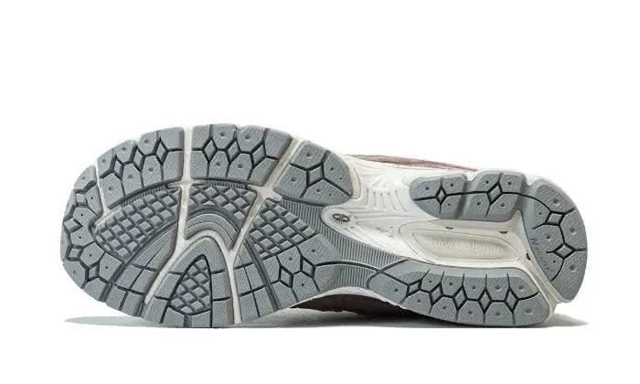 2002R Suede Pack Black Fig - MNR Sneakers