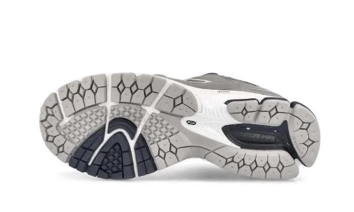 2002R thisisneverthat - MNR Sneakers