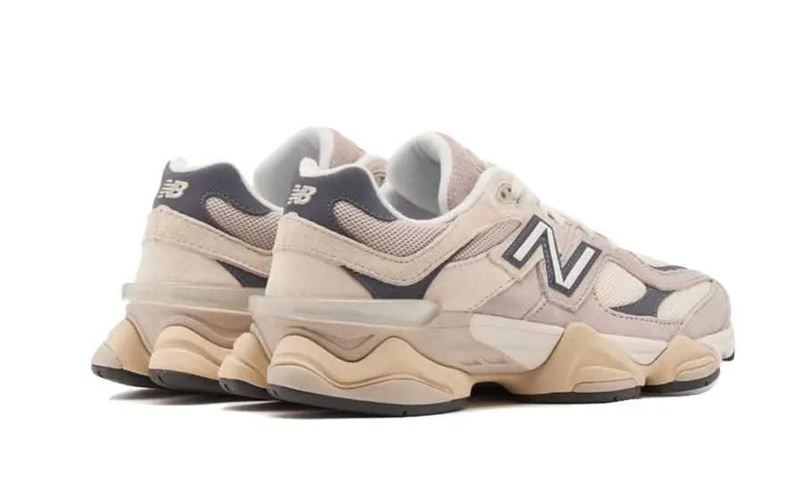 9060 Moonrock Linen - MNR Sneakers
