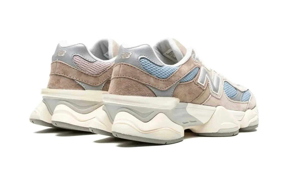 9060 Mushroom - MNR Sneakers