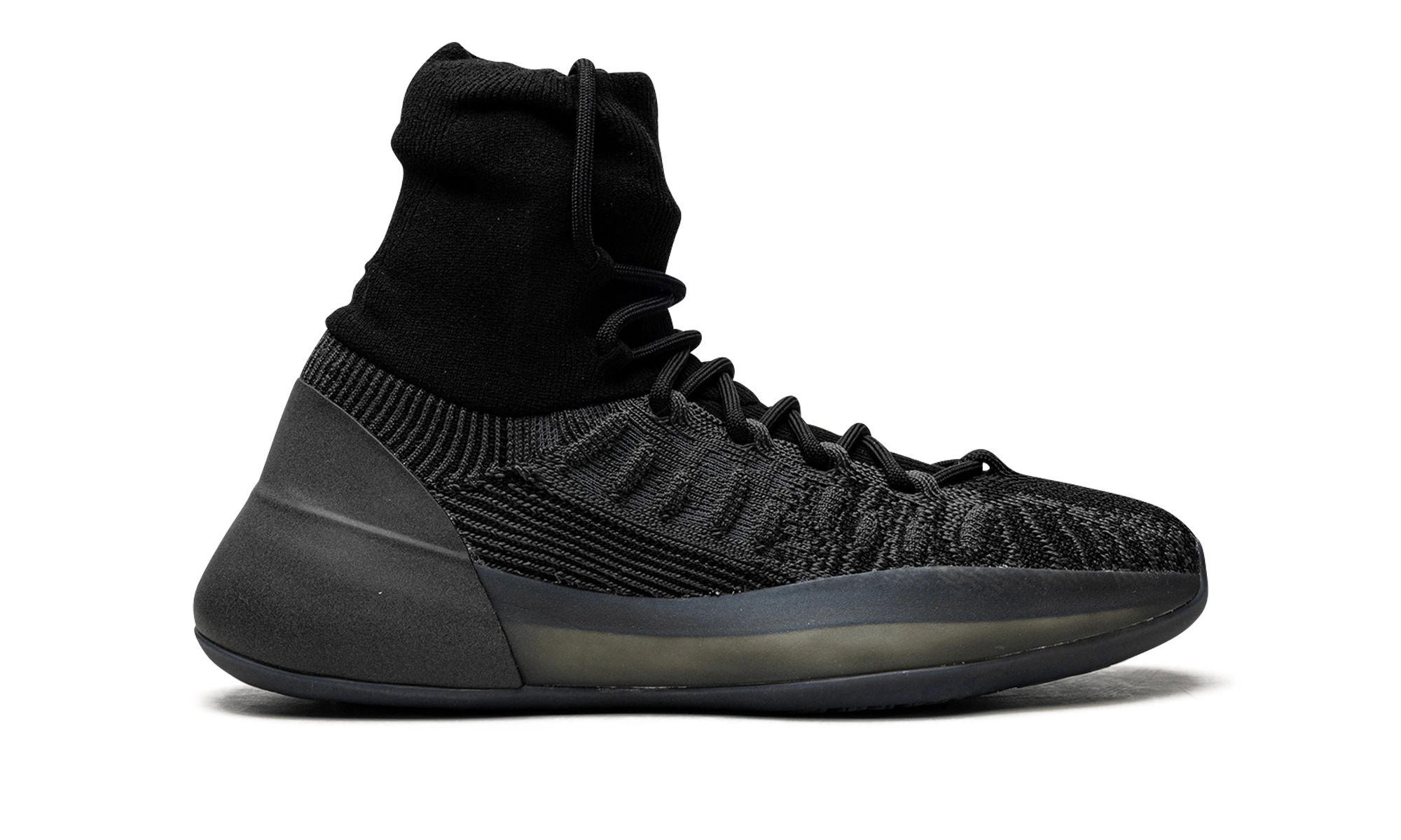 Basket Adidas Yeezy BSKTBL Knit Slate Onyx en maille gris et noir, disponible en France, Suisse, Belgique et Luxembourg — vue de profil extérieur.