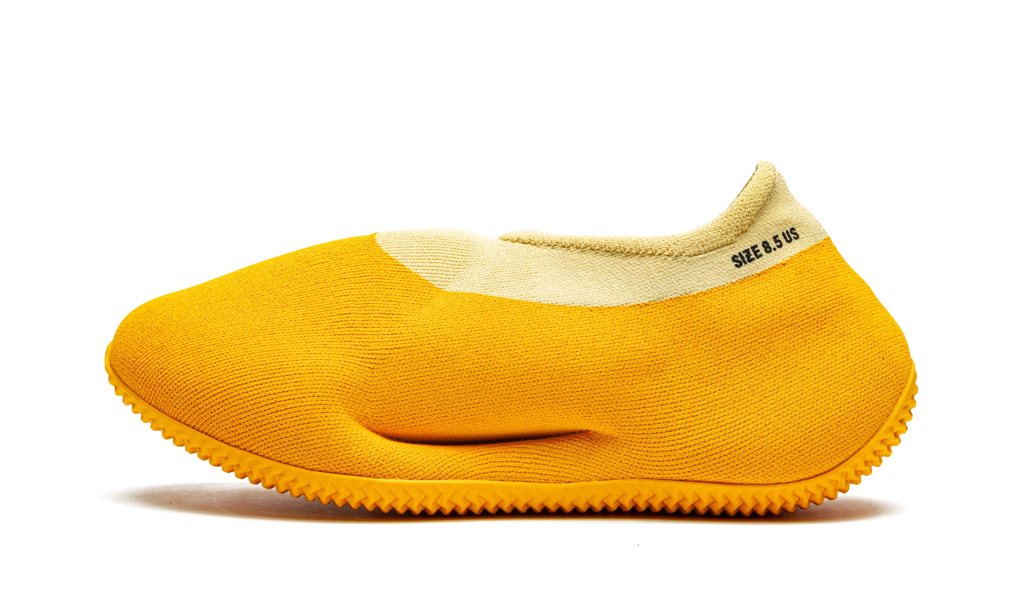 Détail du côté intérieur de la basket Adidas Yeezy Knit RNR Sulfur multicolore.