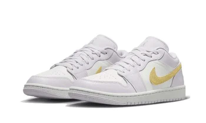 Air Jordan 1 Low Barely Grape - MNR Sneakers