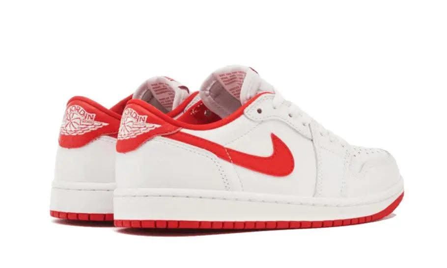 Air Jordan 1 Low OG University Red - MNR Sneakers