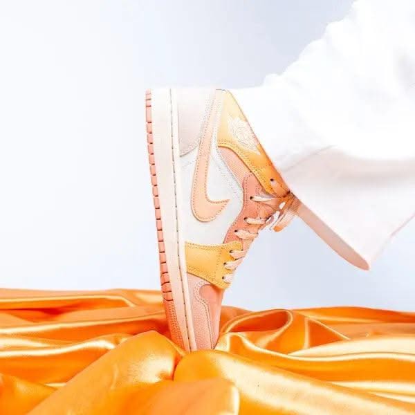 Air Jordan 1 Mid Apricot Orange - MNR Sneakers