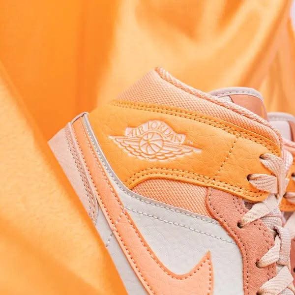 Air Jordan 1 Mid Apricot Orange - MNR Sneakers