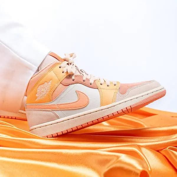 Air Jordan 1 Mid Apricot Orange - MNR Sneakers