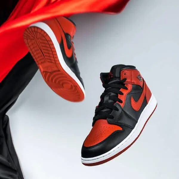 Air Jordan 1 Mid Banned (2020) - MNR Sneakers