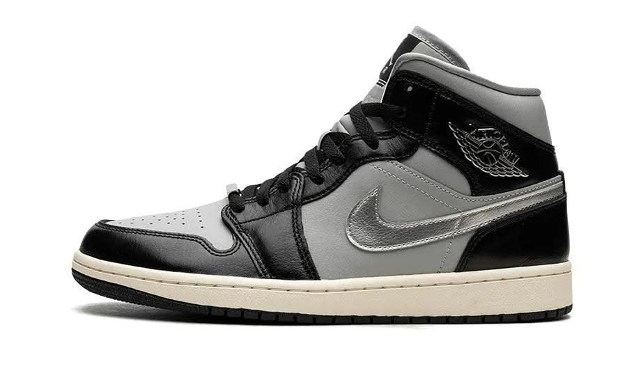 Air Jordan 1 Mid Black Chrome - MNR Sneakers