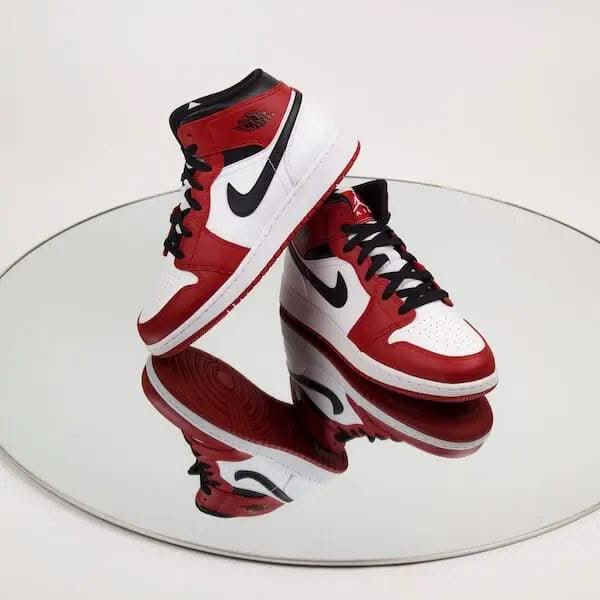Air Jordan 1 Mid Chicago White - MNR Sneakers