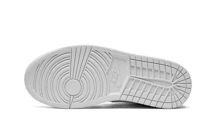 Air Jordan 1 Mid Triple White (2022) - MNR Sneakers