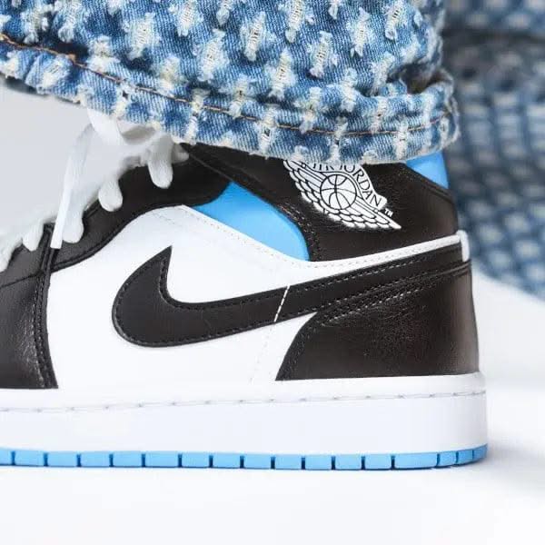 Air Jordan 1 Mid University Black White - MNR Sneakers