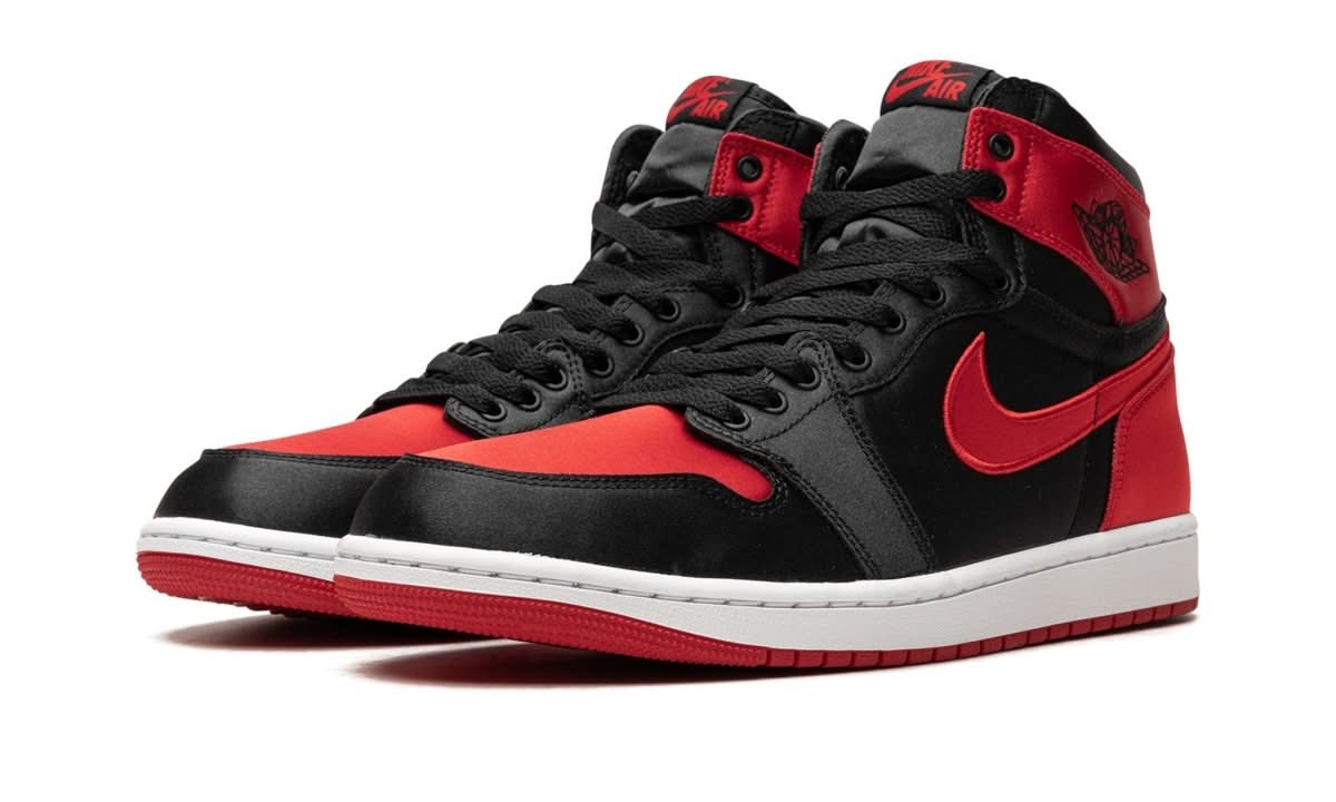 Air Jordan 1 Retro High OG Satin Bred - MNR Sneakers