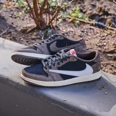 Air Jordan 1 Retro Low Travis Scott - MNR Sneakers