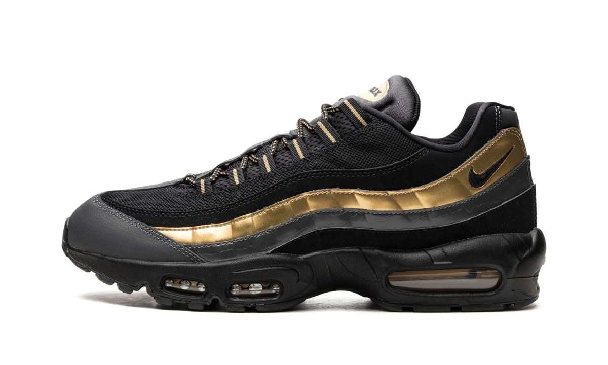 Air Max 95 Black Metallic Gold - MNR Sneakers