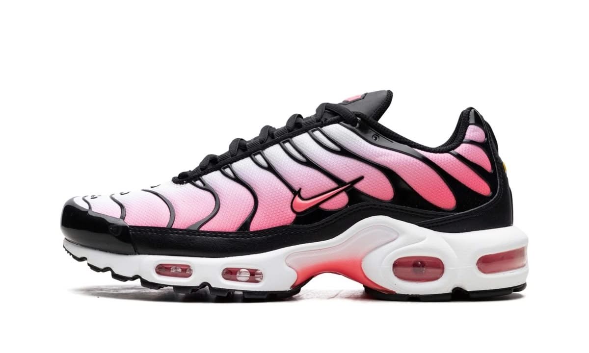 Air Max Plus Black Hot Punch - MNR Sneakers