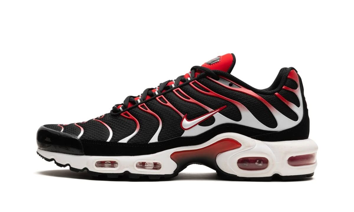 Air Max Plus Black White University Red - MNR Sneakers