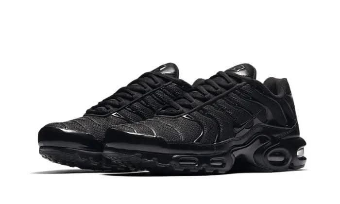 Air Max Plus Triple Black - MNR Sneakers