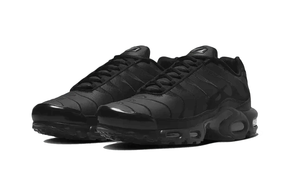 Air Max Plus Triple Black Leather - MNR Sneakers