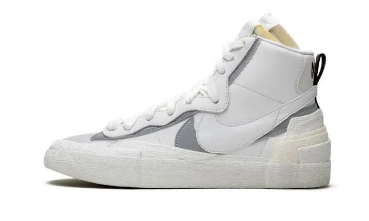 Blazer Mid Sacai White Grey - MNR Sneakers